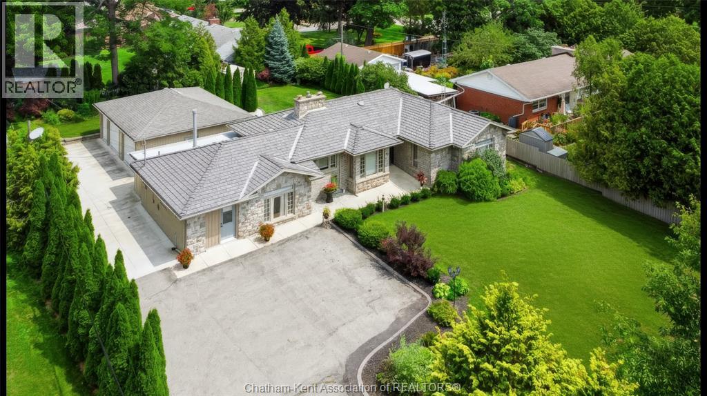 931 Charing Cross ROAD, Chatham — photo 2