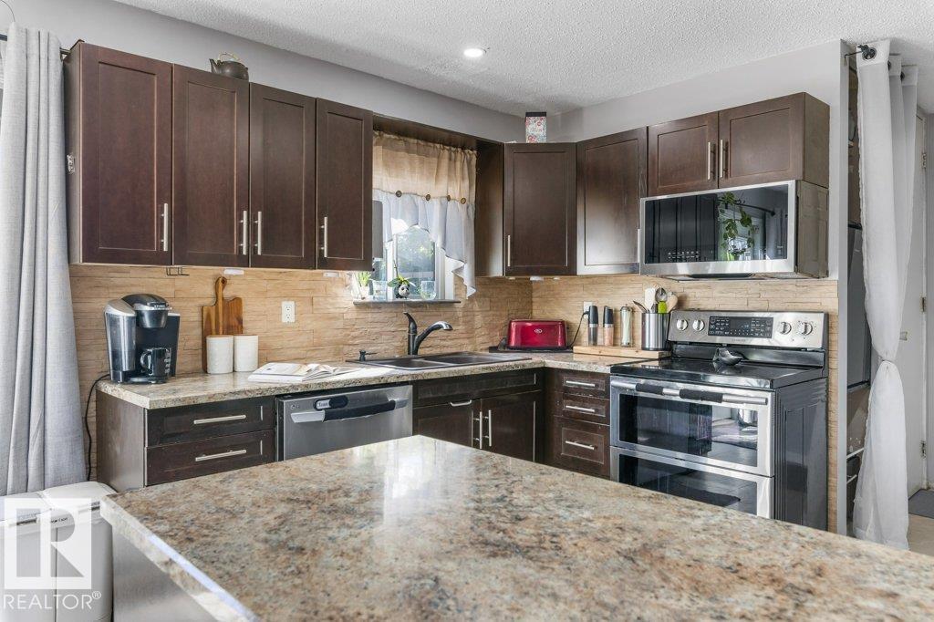 14 CIRCLEWOOD DR - 12