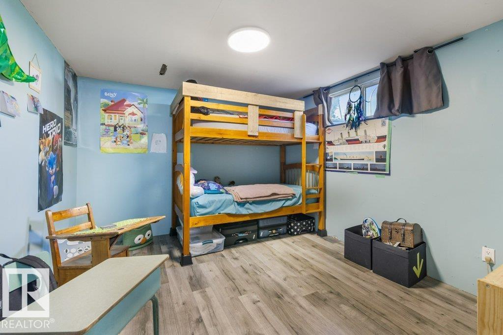 14 CIRCLEWOOD DR - 32