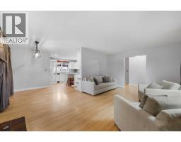 479 Bracewood Crescent Sw, Calgary, AB T2W3B7 Photo 14