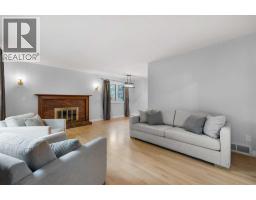 Family room - 479 Bracewood Crescent Sw, Calgary, AB T2W3B7 Photo 12