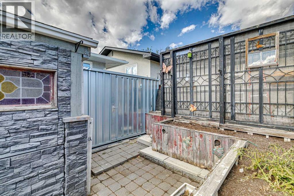 612 Mcintosh Road NE - 33
