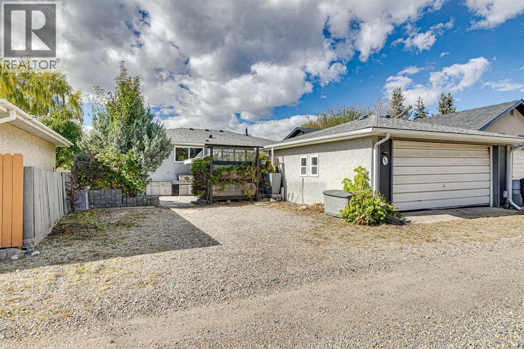 612 Mcintosh Road NE - 36