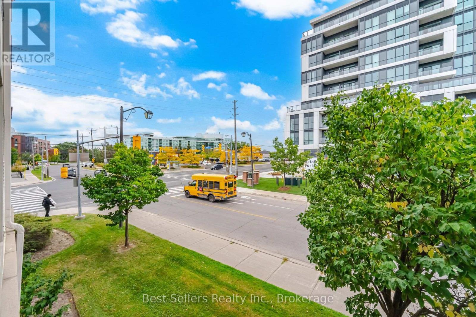 #220 60 MENDELSSOHN STREET - 32