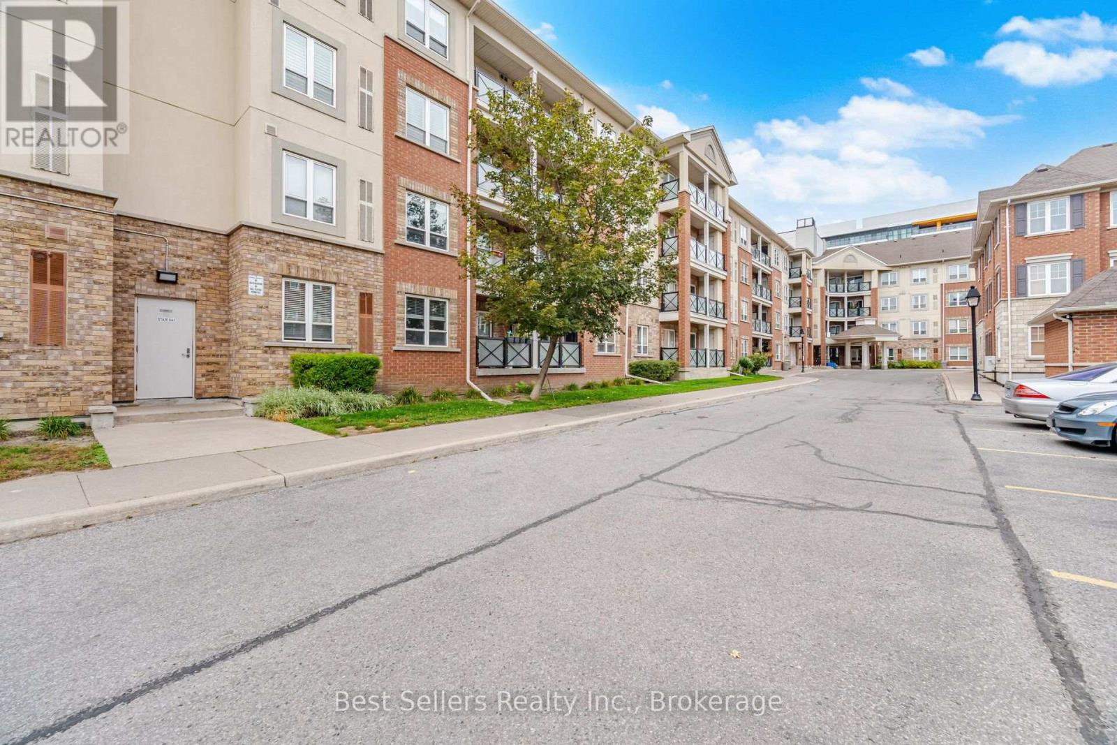 #220 60 MENDELSSOHN STREET - 37