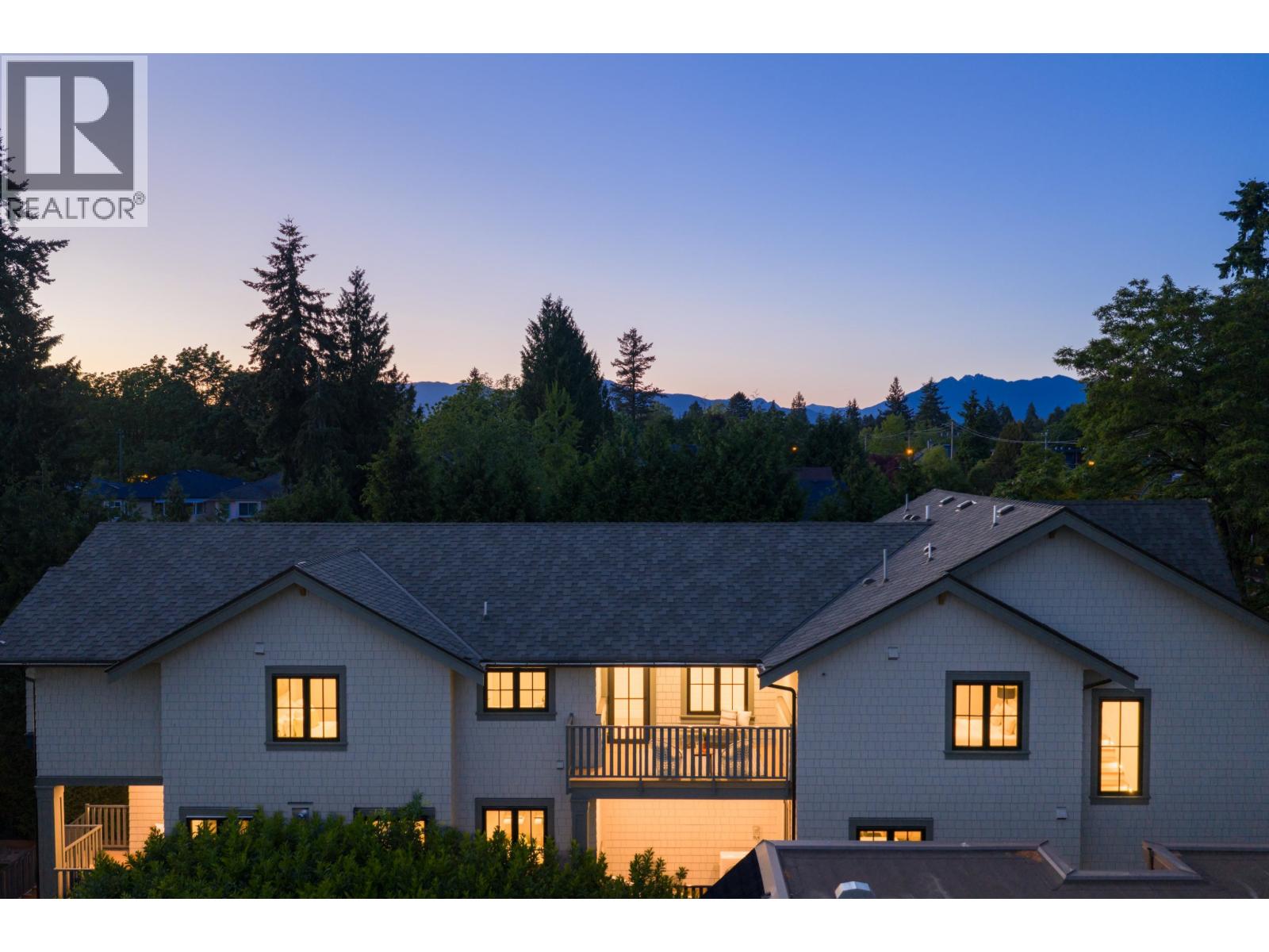 Photo of 5593 MACKENZIE STREET 35