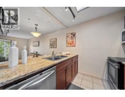 305 526 Thirteenth Street, New Westminster, BC V3M4L9 Photo 10