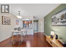 305 526 Thirteenth Street, New Westminster, BC V3M4L9 Photo 8