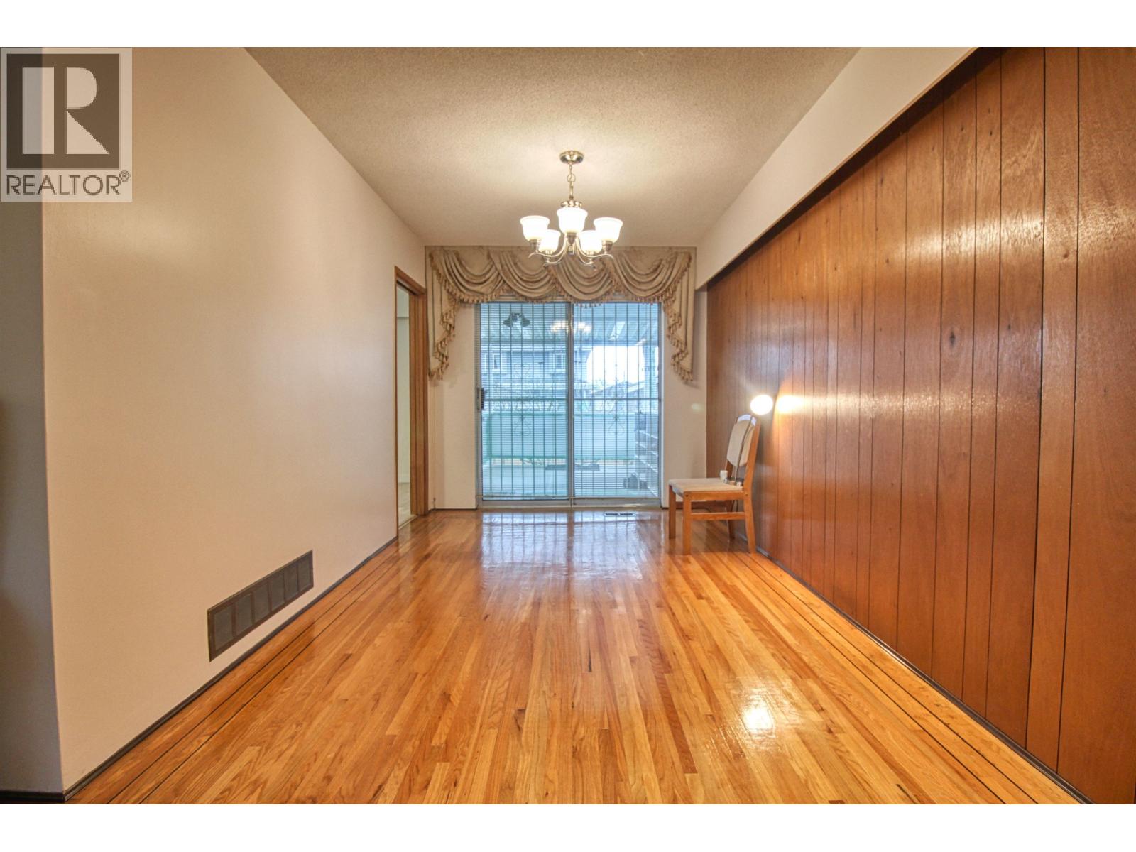 Top 904 E 52ND AVENUE, Vancouver
