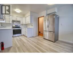 Top 904 E 52nd Avenue, Vancouver, BC V5X1H2 Photo 6