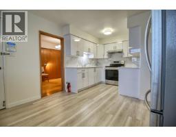 Top 904 E 52nd Avenue, Vancouver, BC V5X1H2 Photo 8