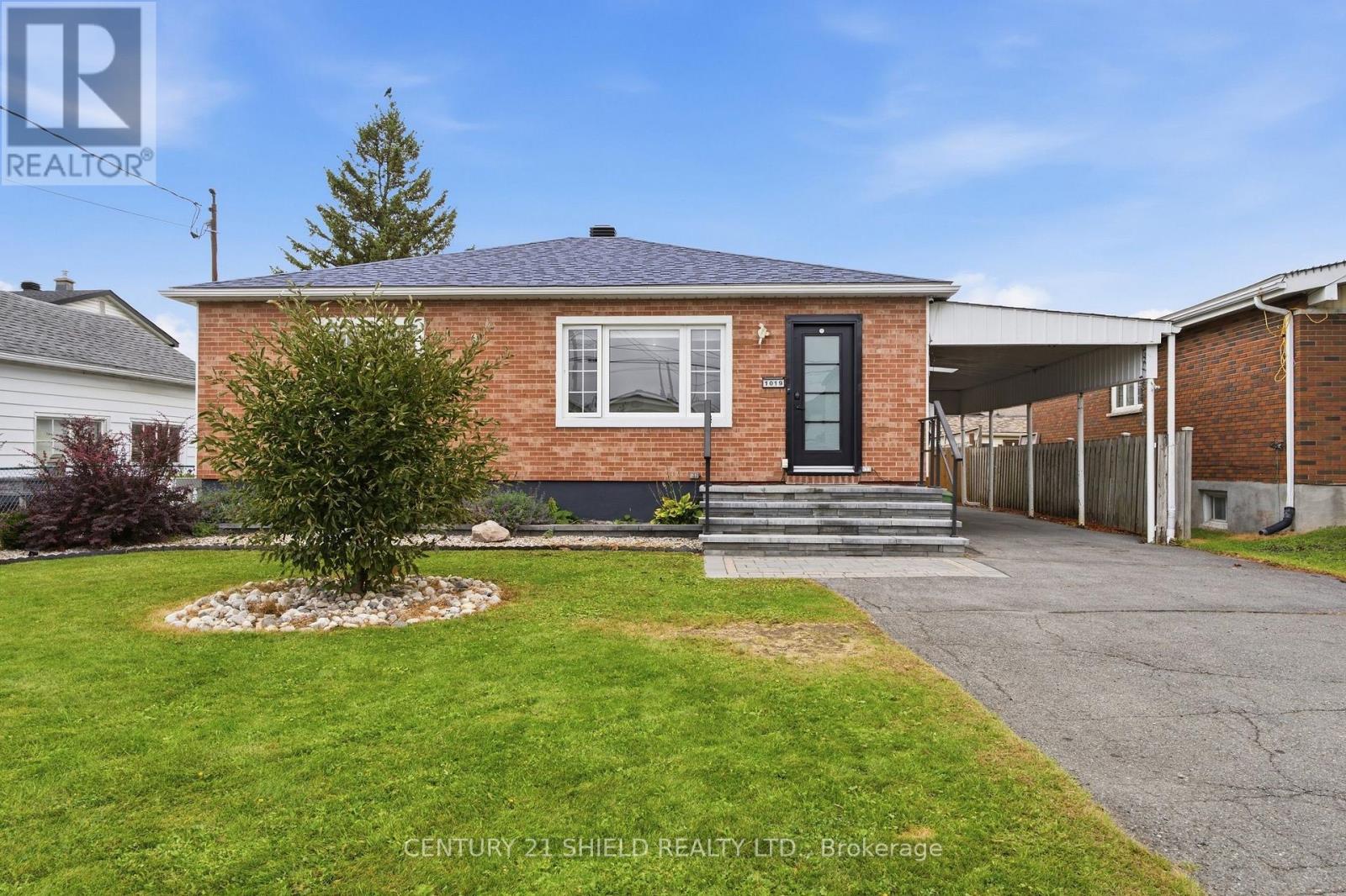 1019 MIRON AVENUE, Cornwall — photo 3