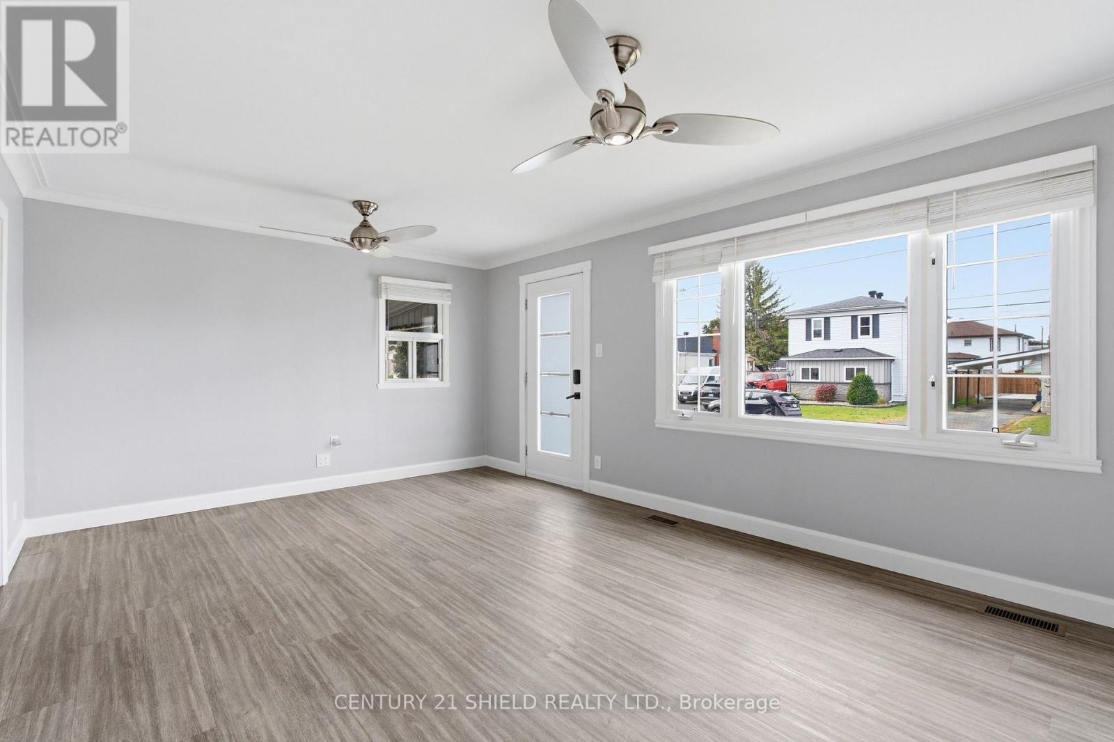 1019 MIRON AVENUE, Cornwall — photo 8