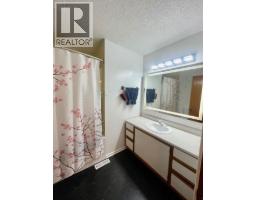 3pc Bathroom - 4907 7 Avenue, Edson, AB T7E1K8 Photo 11