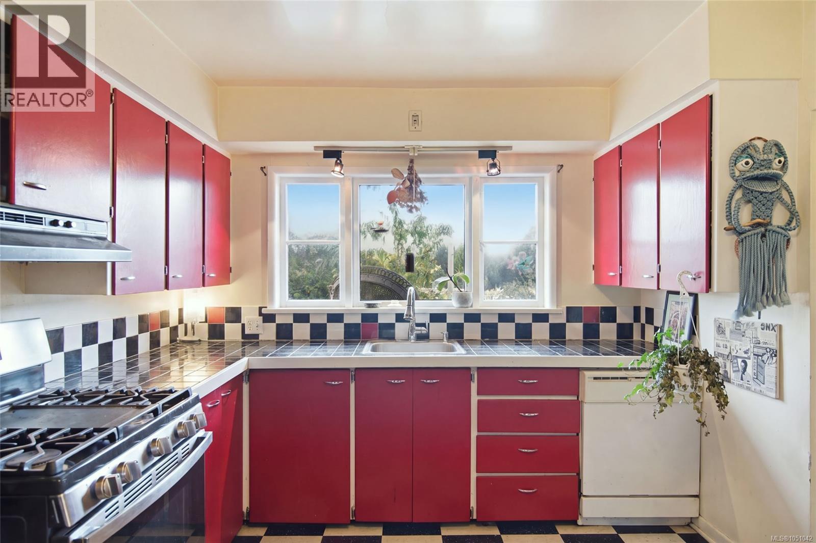 619 Pine St - 9