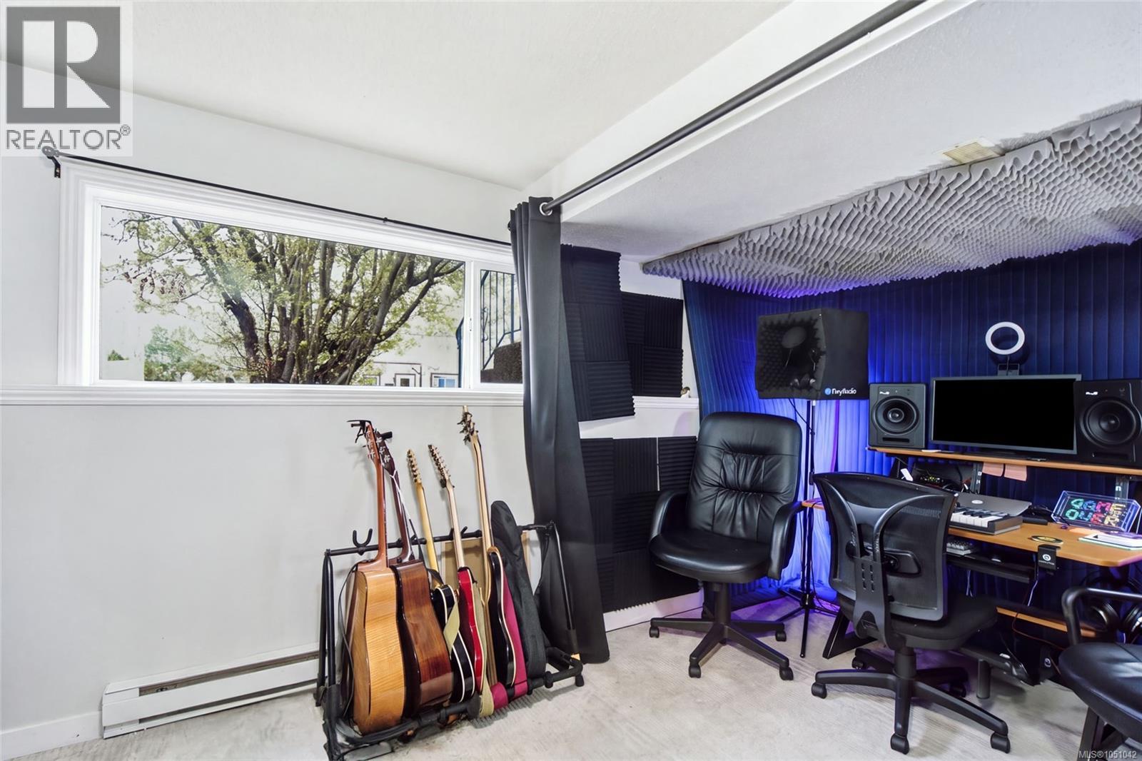 619 Pine St, Nanaimo