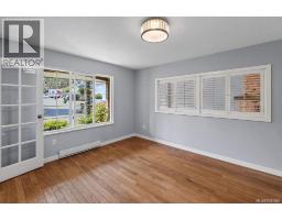3961 Reynolds Crt, Saanich, BC V8P5L9 Photo 18