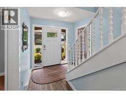 3961 Reynolds Crt, Saanich, BC V8P5L9 Photo 19