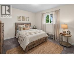 3961 Reynolds Crt, Saanich, BC V8P5L9 Photo 24