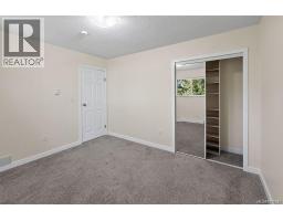 3961 Reynolds Crt, Saanich, BC V8P5L9 Photo 26