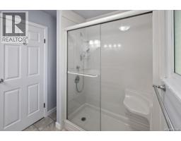 3961 Reynolds Crt, Saanich, BC V8P5L9 Photo 28