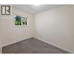 3961 Reynolds Crt, Saanich, BC V8P5L9 Photo 31