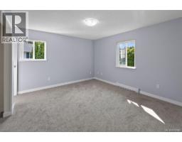 3961 Reynolds Crt, Saanich, BC V8P5L9 Photo 33