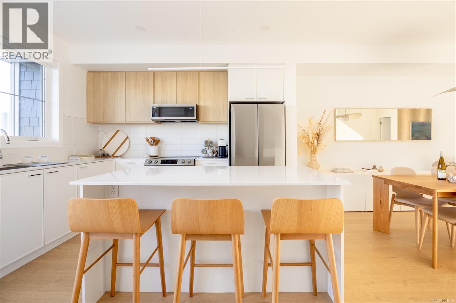 TH9 3450 Whittier Avenue, Saanich