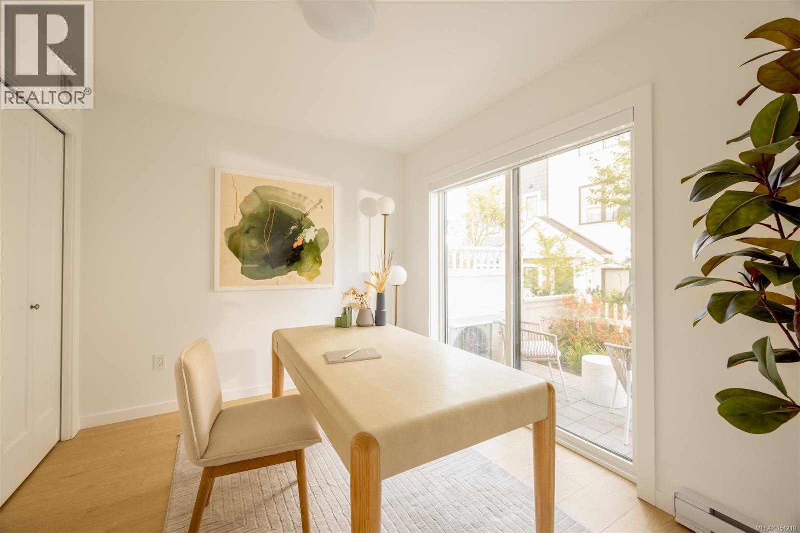 TH9 3450 Whittier Avenue, Saanich