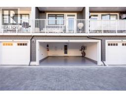 Th9 3450 Whittier Ave, Saanich, BC V8Z3R2 Photo 17