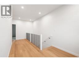 A 9650 Third St, Sidney, BC V8L3A2 Photo 17