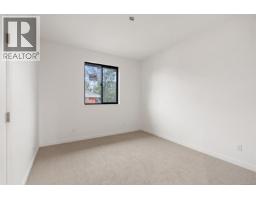 A 9650 Third St, Sidney, BC V8L3A2 Photo 18