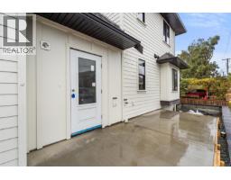 A 9650 Third St, Sidney, BC V8L3A2 Photo 21
