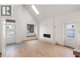Bathroom - A 9650 Third St, Sidney, BC V8L3A2 Photo 7