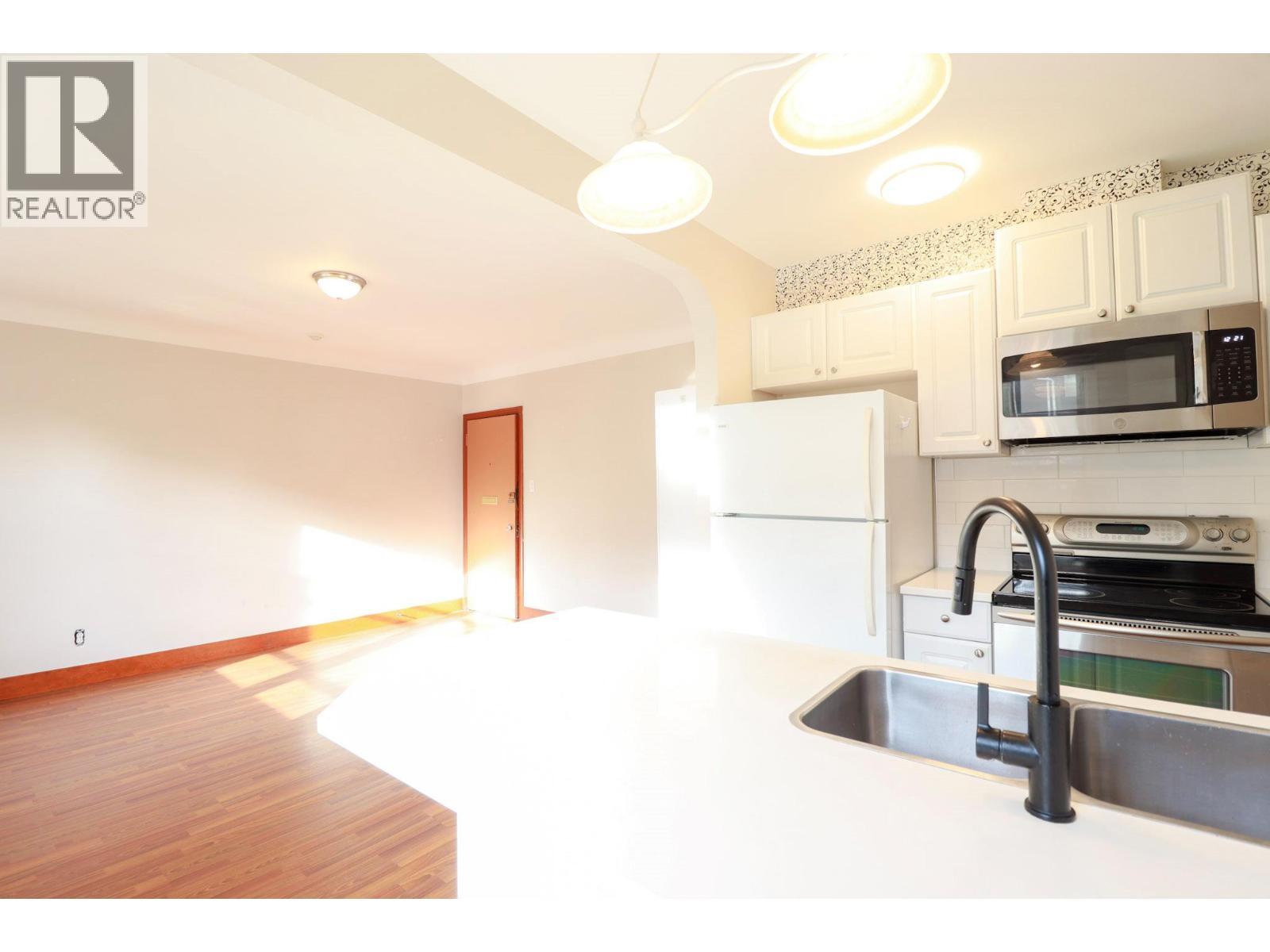 156 Nanaimo Avenue E, Penticton