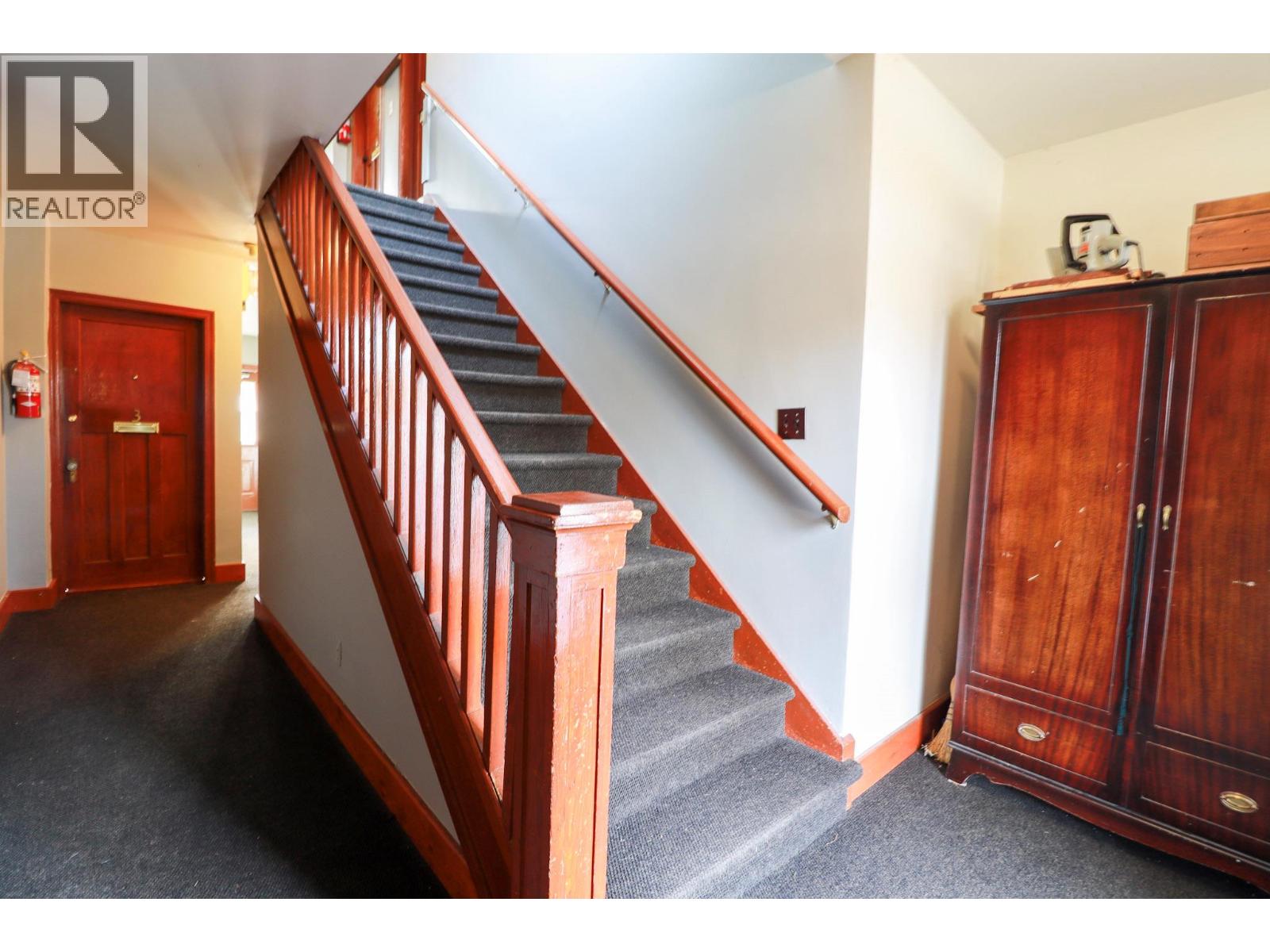 156 Nanaimo Avenue E, Penticton