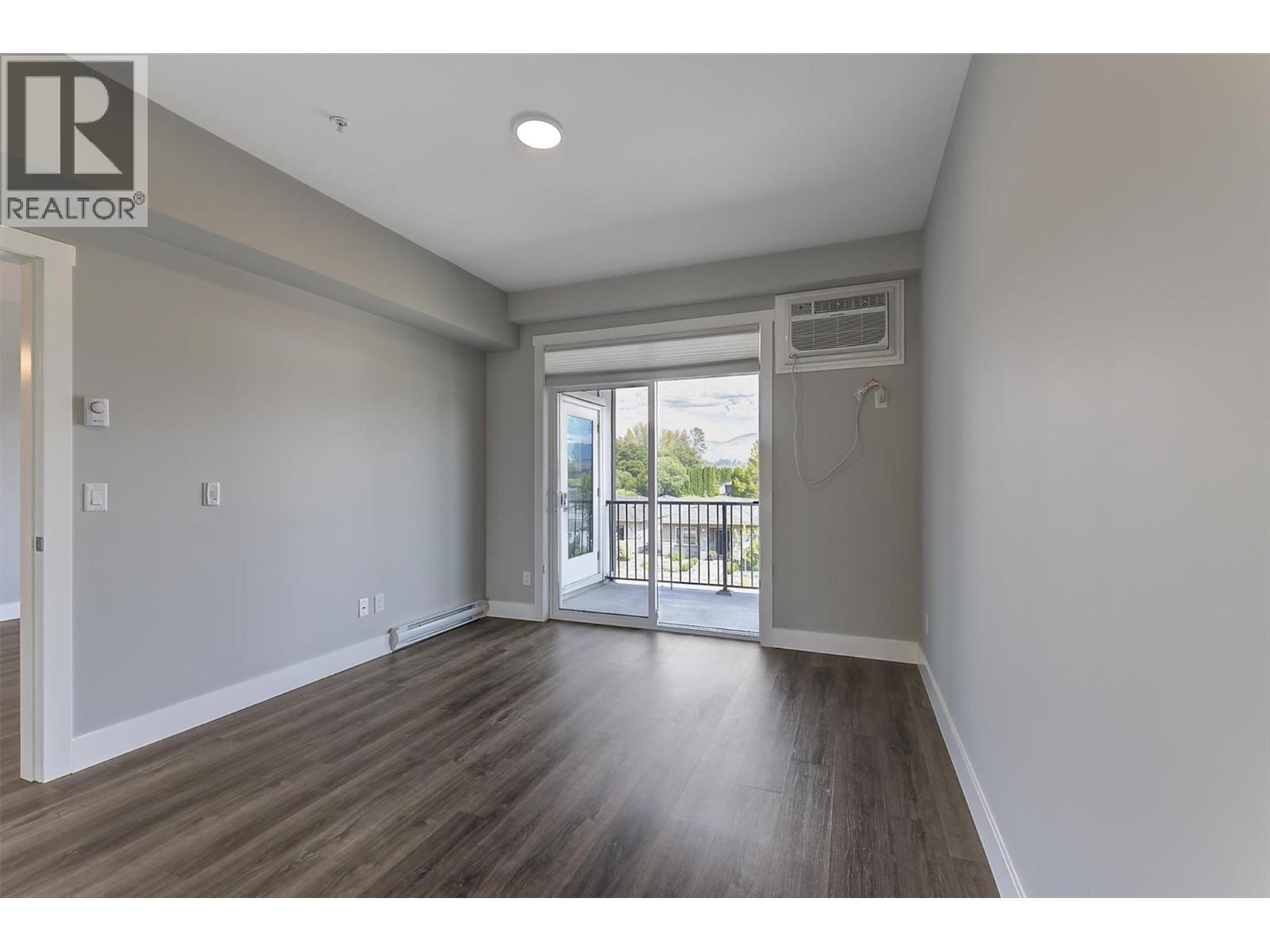 #212 3090 Burtch Road - 19