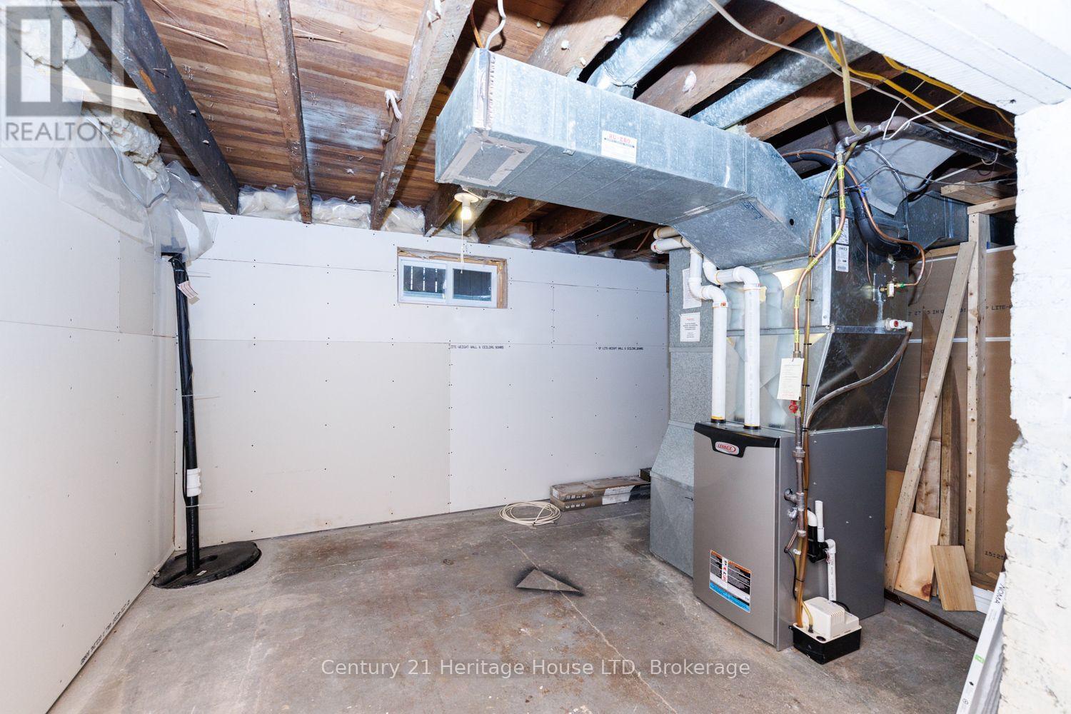 305 PHIPPS STREET S - Image 17