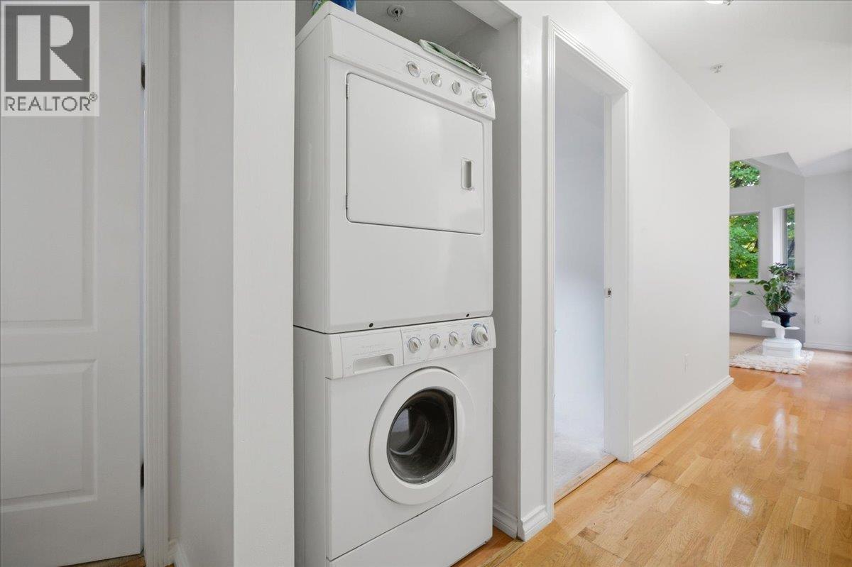 404 1723 FRANCES STREET, Vancouver - Image 1