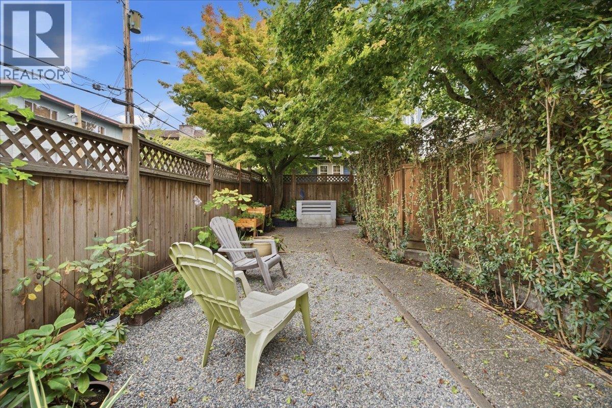 404 1723 FRANCES STREET, Vancouver - Image 1