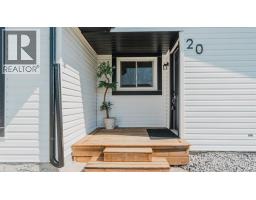 20 Castlegrove Way NE - photo 2