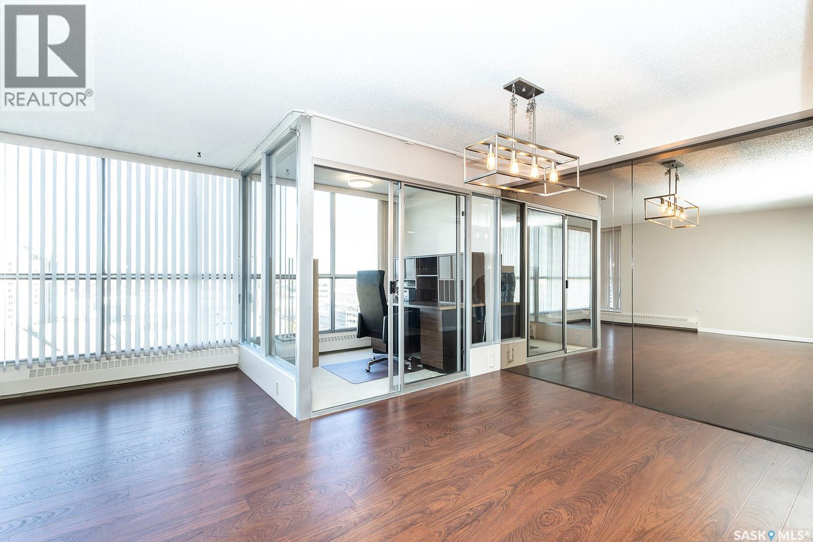 #1405 315 5th AVENUE N - 10