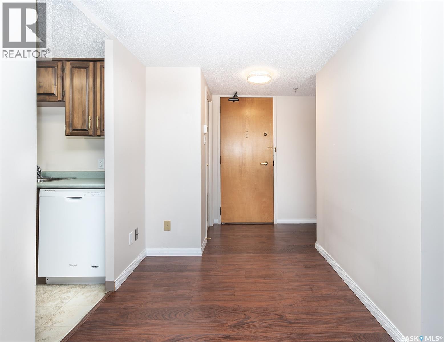 #1405 315 5th AVENUE N - 3