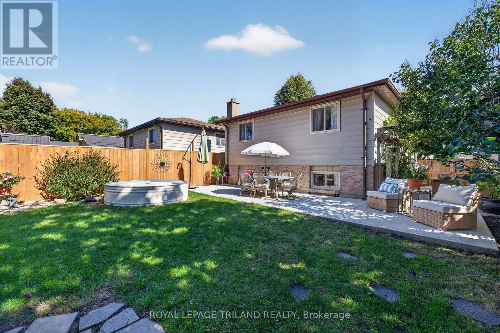 38 CAPRICE CRESCENT - 30