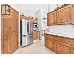 Bedroom - 184 Hampshire Circle Nw, Calgary, AB T3A4Y3 Photo 11