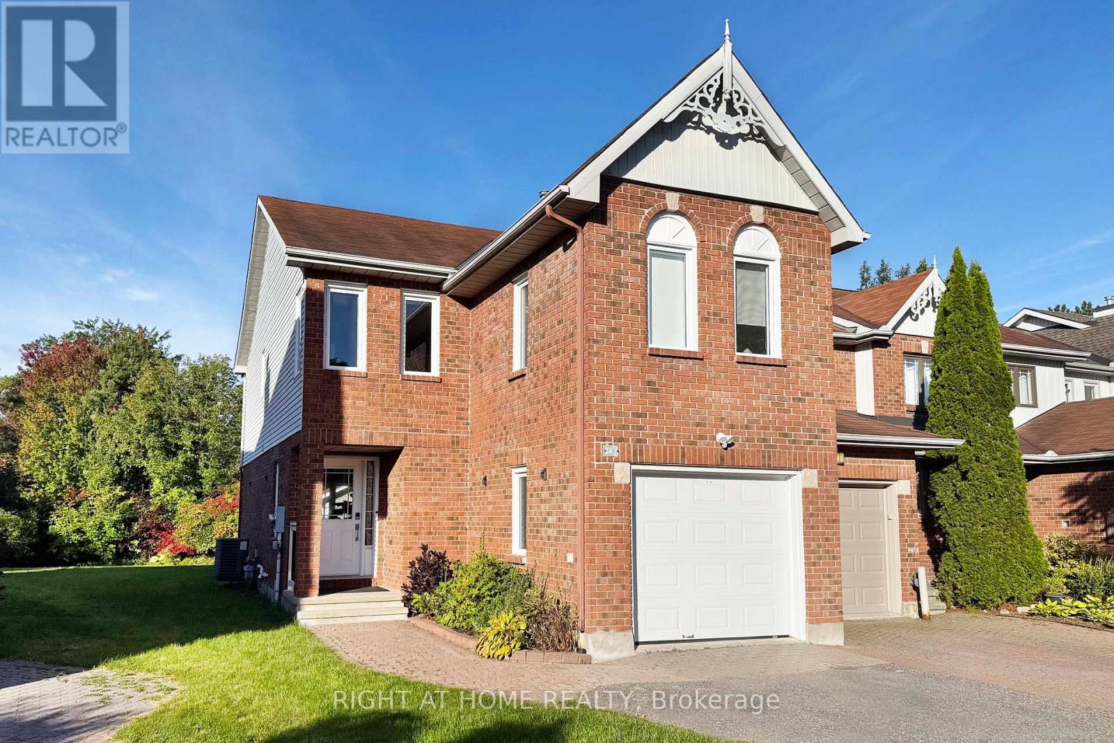 24 HARRINGTON COURT - 1