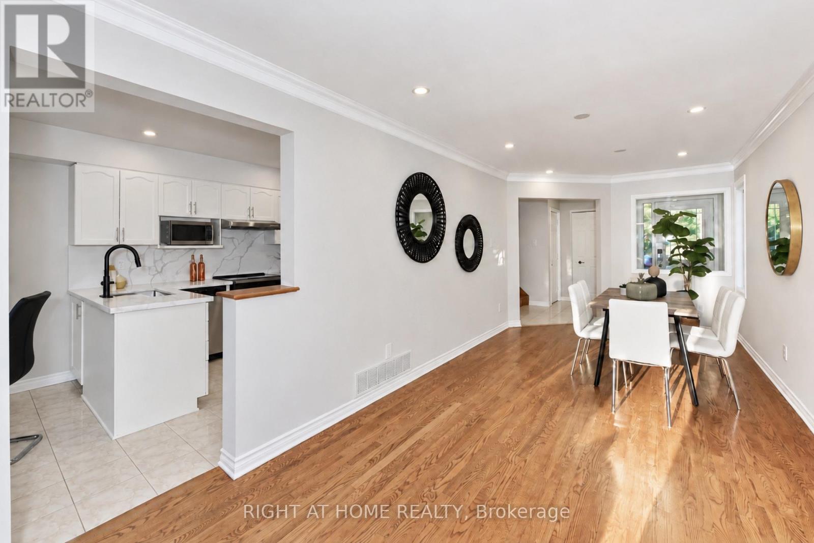 24 HARRINGTON COURT - 11