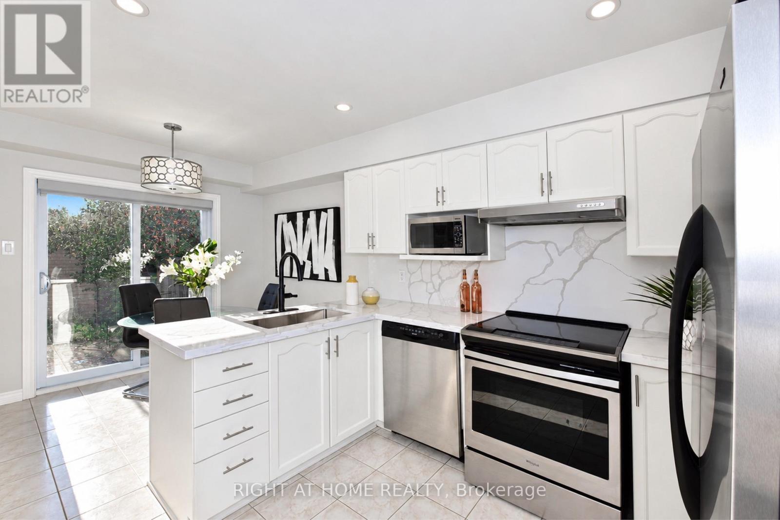 24 HARRINGTON COURT - Image 16