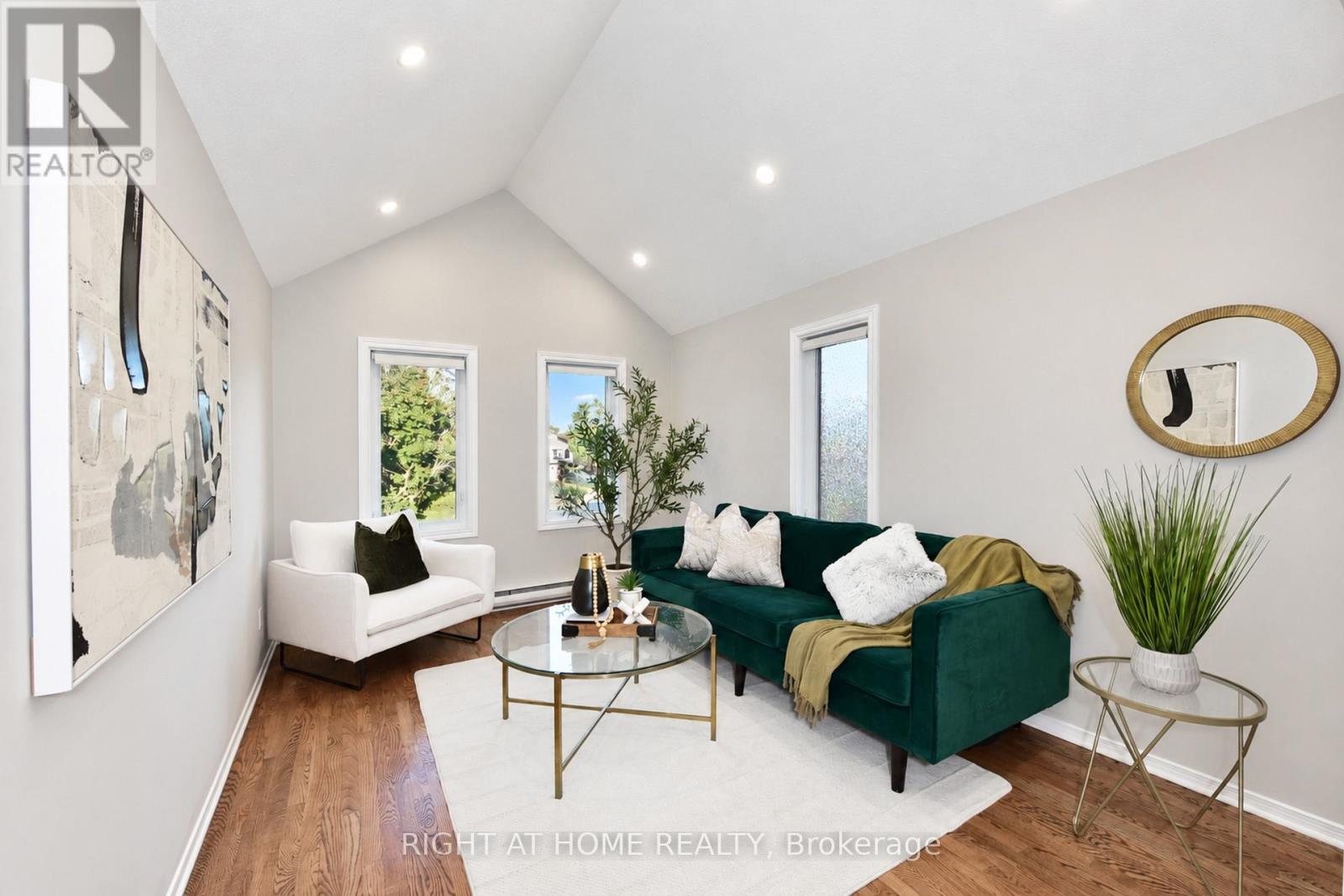 24 HARRINGTON COURT - Image 19