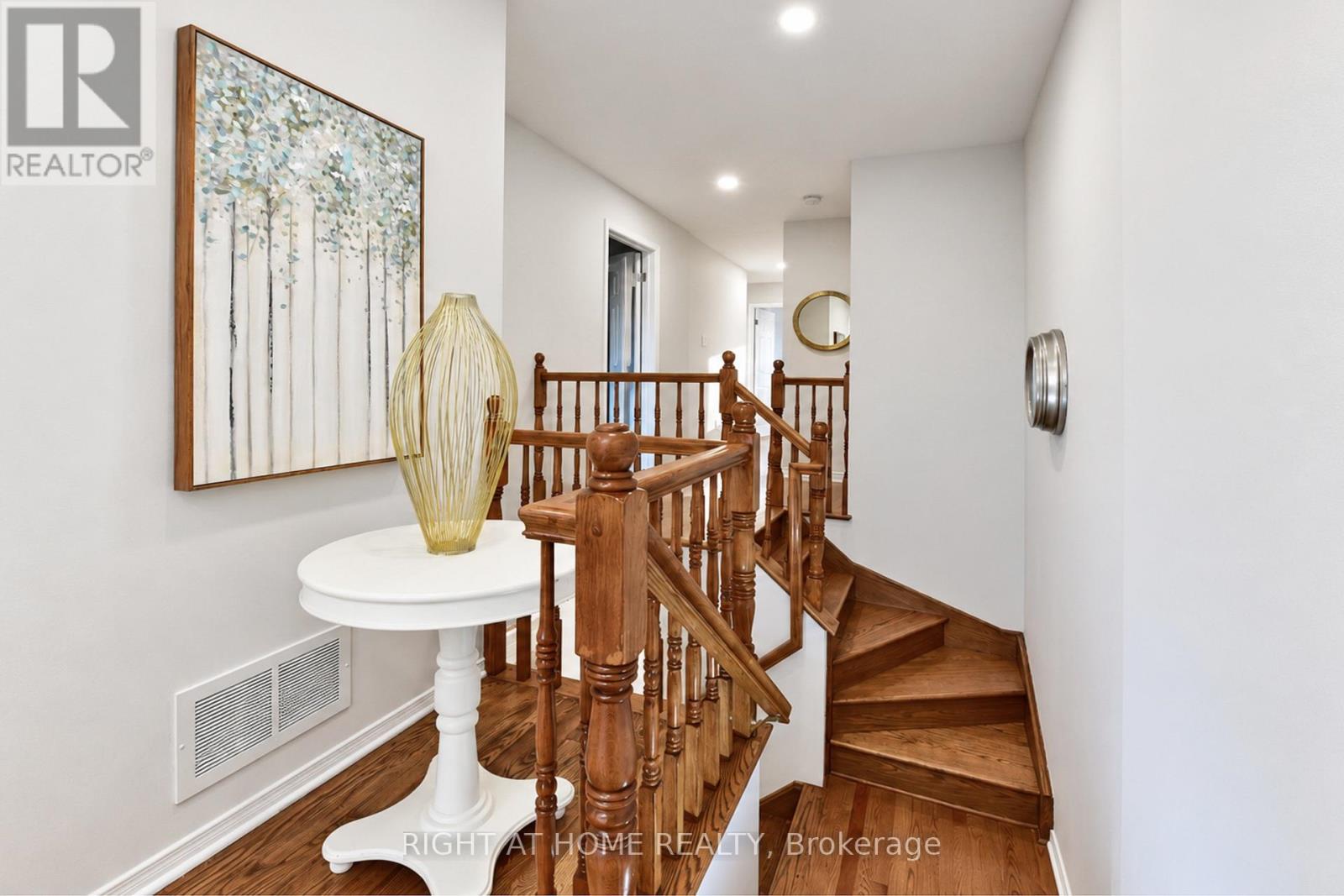 24 HARRINGTON COURT - Image 23